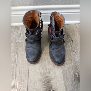 Freebird by Steven Size 7 Blue Crue